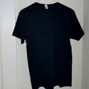 Black crew neck t-shirt